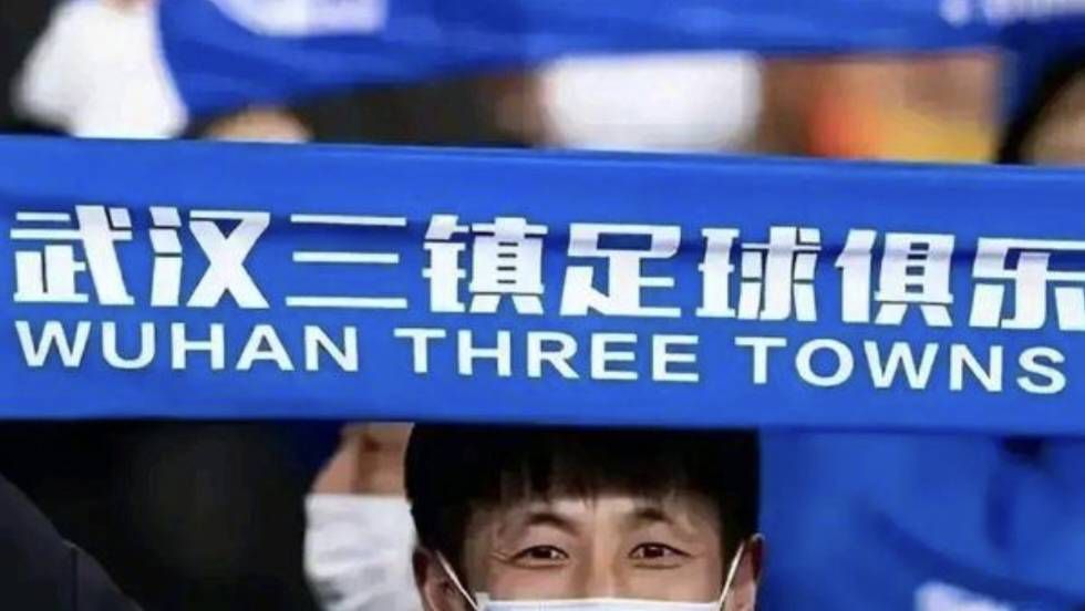 你奶奶给过咱们什么？你忘了她以前怎么对咱们一家的了？这时候还腆着脸来咱们家里偷菜，我可忍不了。